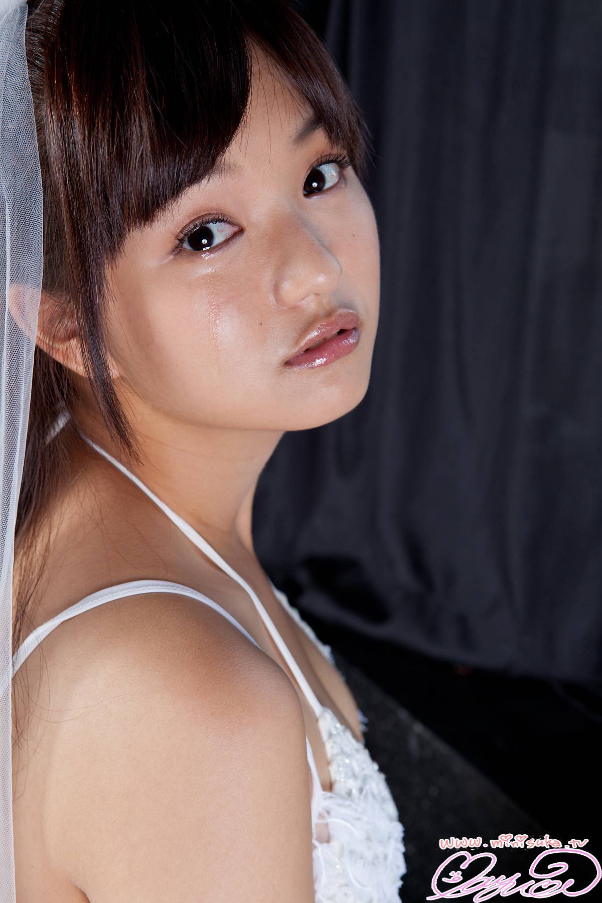 [Minisuka.tv] 山中真由美 Mayumi Yamanaka 沙发上的婚纱